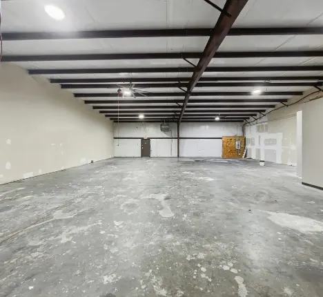 Warehouse — 14–16′ clear, open plan